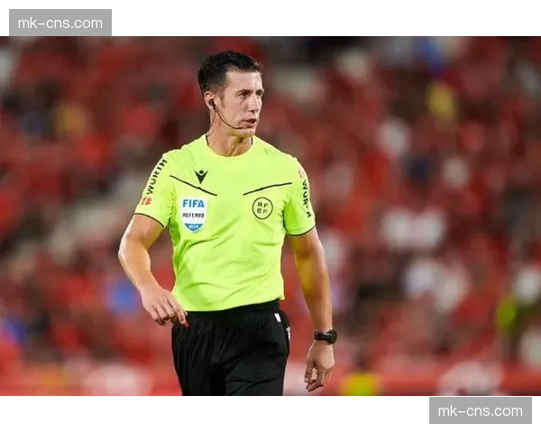 裁判索托-格拉多执法巴萨客场比赛战绩不佳，引发争议讨论