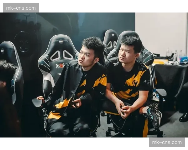 英超电竞邀请赛落幕,由一名狼队球迷扮演的“虚拟狼队”夺冠 英超电竞邀请赛落幕,由一名狼队球迷扮演的“虚拟狼队”夺冠