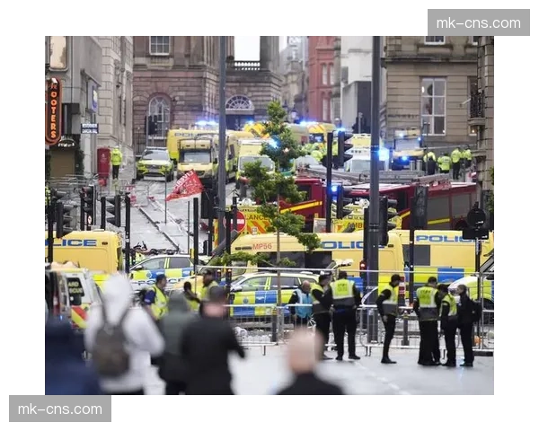 英国警方就此前英超联赛中发生的种族歧视事件展开调查 英国警方就此前英超联赛中发生的种族歧视事件展开调查